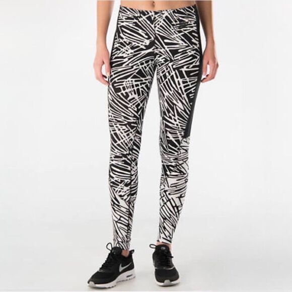 Nike Women’s Black & White Zebra Printed Leg-A-See AOP' Leggings EUC Medium - Picture 1 of 11